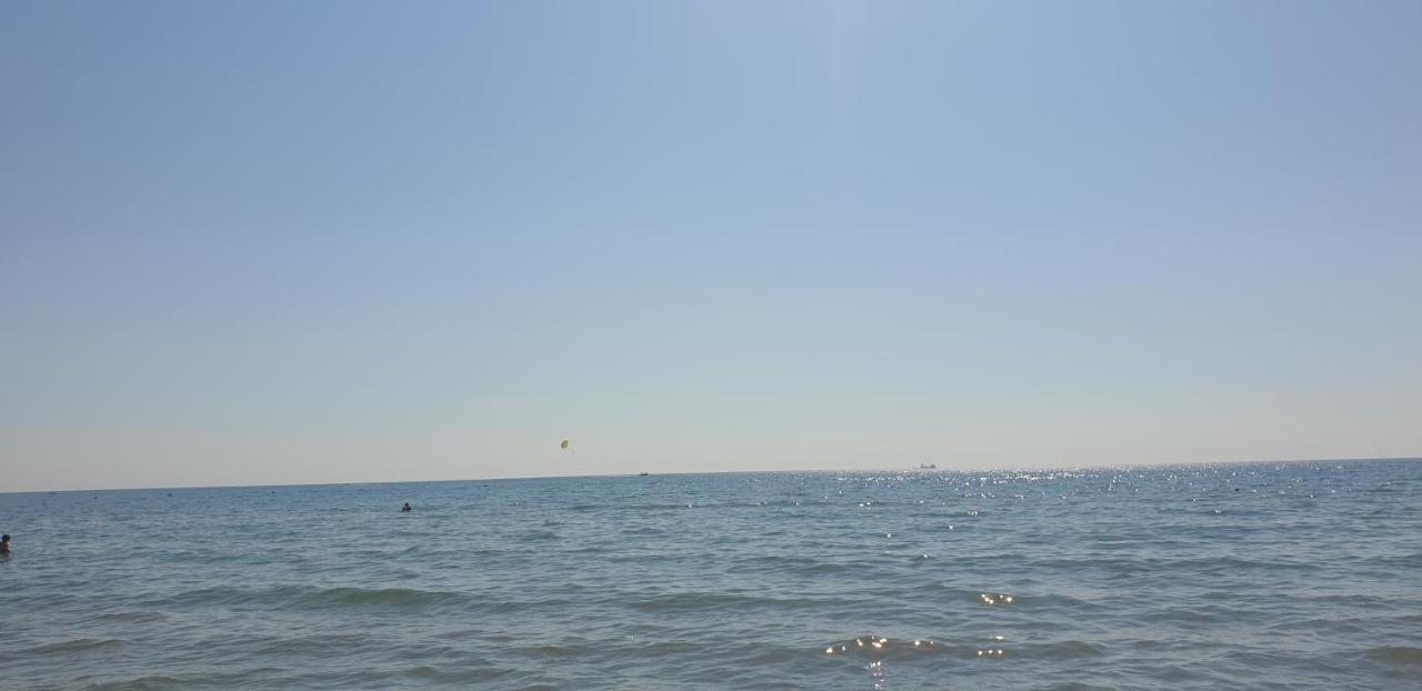 Beach View Apartment, Golem Дуррес Экстерьер фото