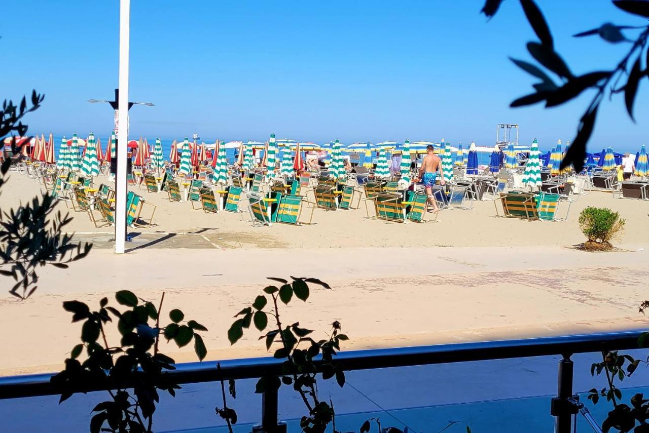 Beach View Apartment, Golem Дуррес Экстерьер фото